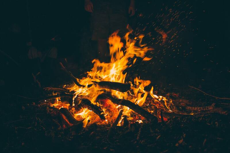 Adventsgeschichten am Lagerfeuer mit Christine Rollar