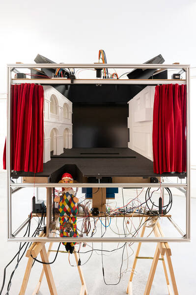 Premiere von Wonderful Automated World