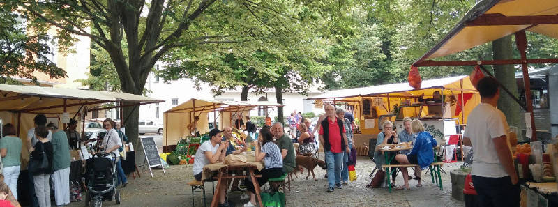 Regionalmarkt mit Kunsthandwerk - Die Dicke LINDA mit MUSIK & DESIGN