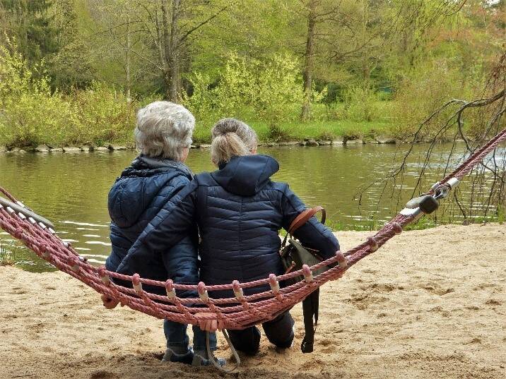 In Kontakt bleiben mit Menschen mit Demenz