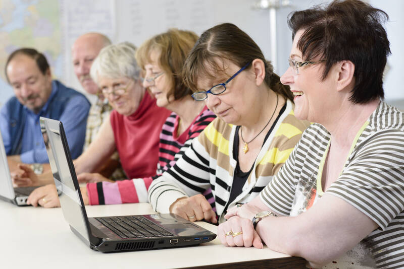 Digitalkurs für ukrainische Senior:innen