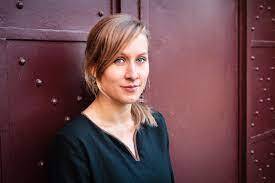 Lesung mit Katharina Finke „Loslassen - Wie ich die Welt entdeckte und verzichten lernte“ und „Losleben“ im Jenseits der Turmstraße