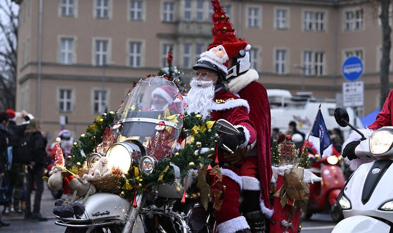 Santa Claus on the Road
