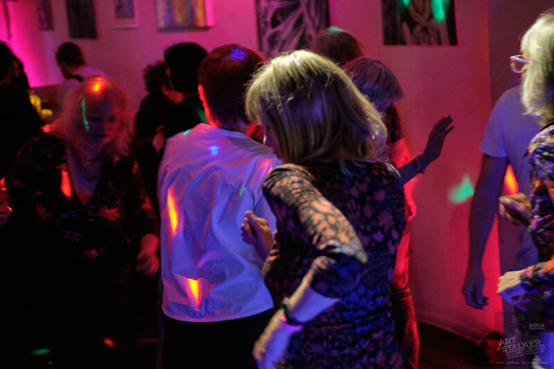 Die Early Bird Party: Der frühe Vogel tanzt den Beat