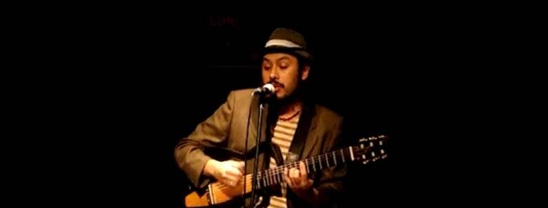 Vadik, Bolivian singer-songwriter live at Café Casero
