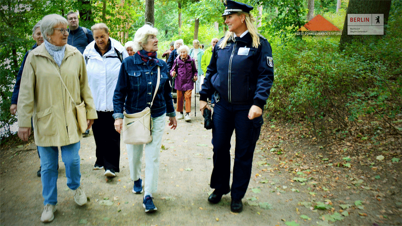 Ge(h)meinsam unterwegs – der gesunde Bezirksspaziergang: Durch den Heinrich-Laehr-Park