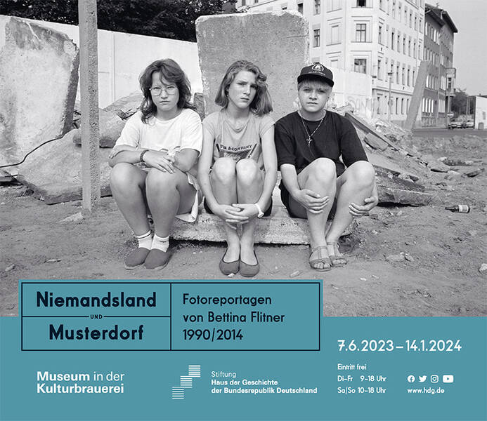 Wechselausstellung im Museum in der Kulturbrauerei: Niemandsland und Musterdorf. Fotoreportagen von Bettina Flitner 1990/2014 (Di - So)