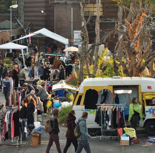 AUSUFERN - Nachbarschaftsflohmarkt