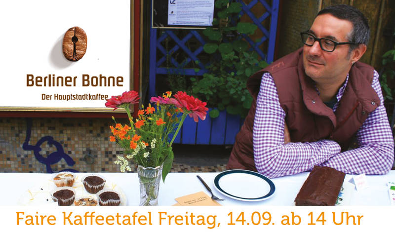 Faire Kaffeetafel vor dem supermarché