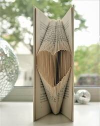 Workshop I Bücher falten: Kunst aus alten Büchern