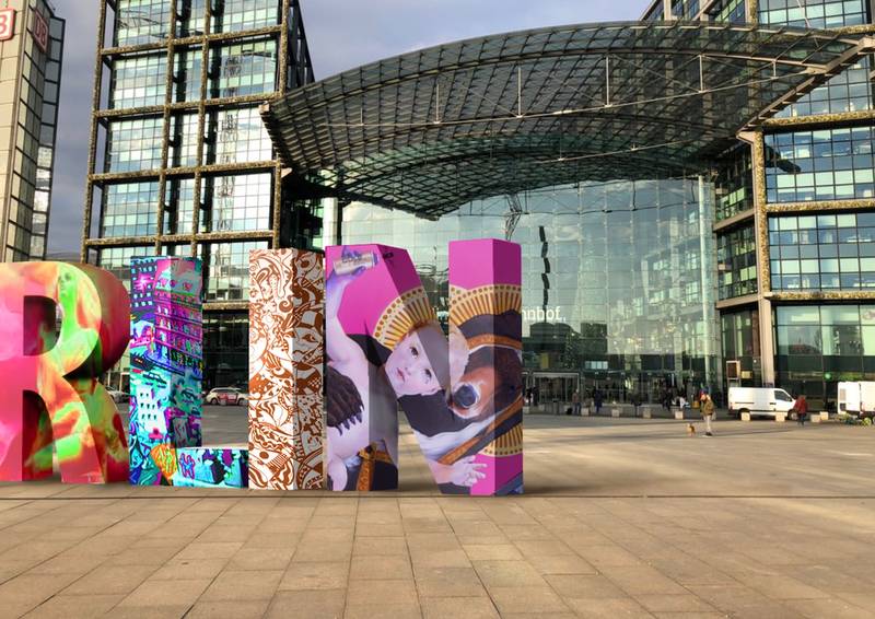 Eröffnung der Kunstinstallation #freiheitberlin vor dem Hauptbahnhof