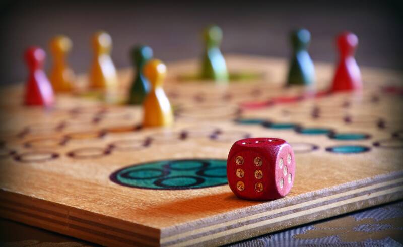 Offener Spieletreff bei 'Offen für Kultur' in der Hansabibliothek!: Gemeinsam rätseln und raten 