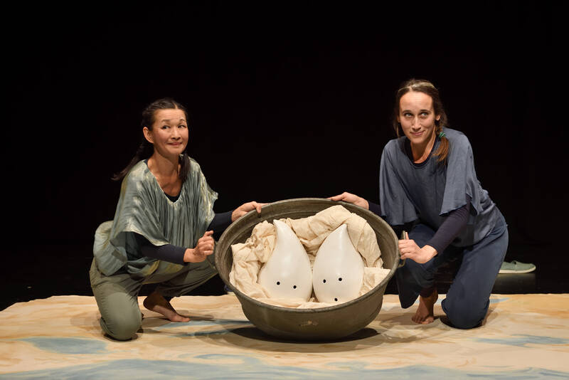 Theater NADI spielt Platsch! in der Gottfried-Benn-Bibliothek