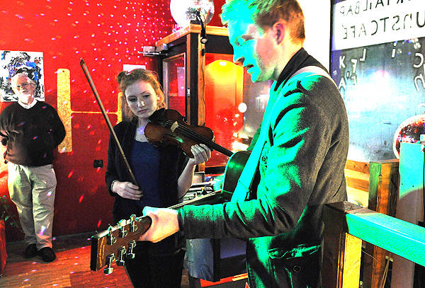 Konzert: Oliver Hasse & Hilde Bel @ Bänsch, Friedrichshain