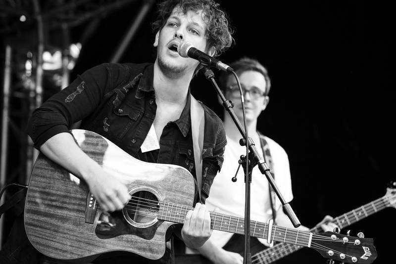 Folk Night feat. Ian Tray