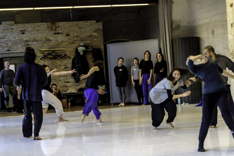  Die Reise von „Ichi go Ichi e“  – Improvisations-Tanzworkshop mit Ichi Go 