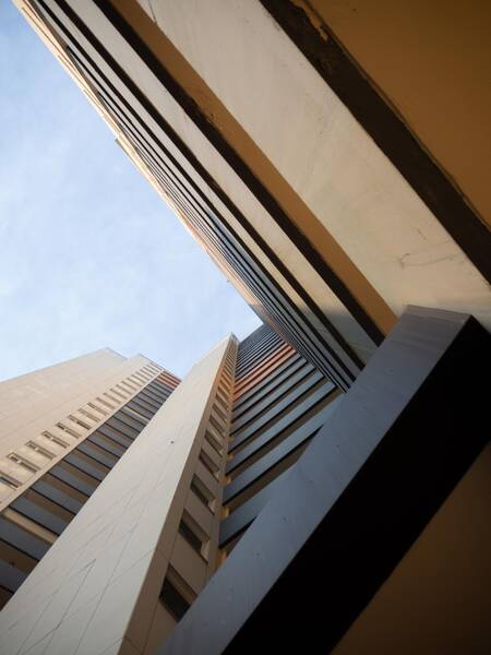 Fotoausstellung in den Gropius Passagen - Hommage an die Architektur der Gropiusstadt (Mo-Sa)