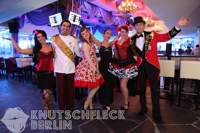 Bühnenshow, Live Band, Artistik und Tanz!
