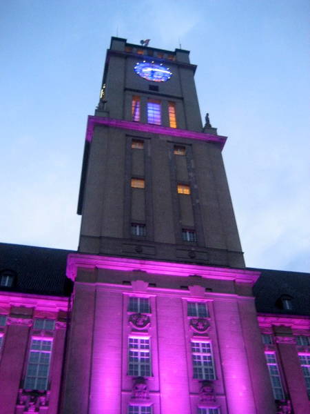 Rathaus Schöneberg mit (früher mal) Pater Noster, Ausstellung, Kantine und Freiheitsglocke