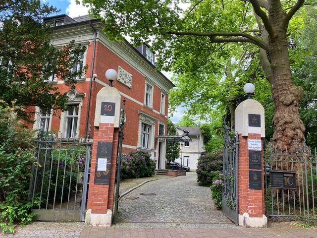 Festakt: Zwei neue Stolpersteine in Berlin-Zehlendorf