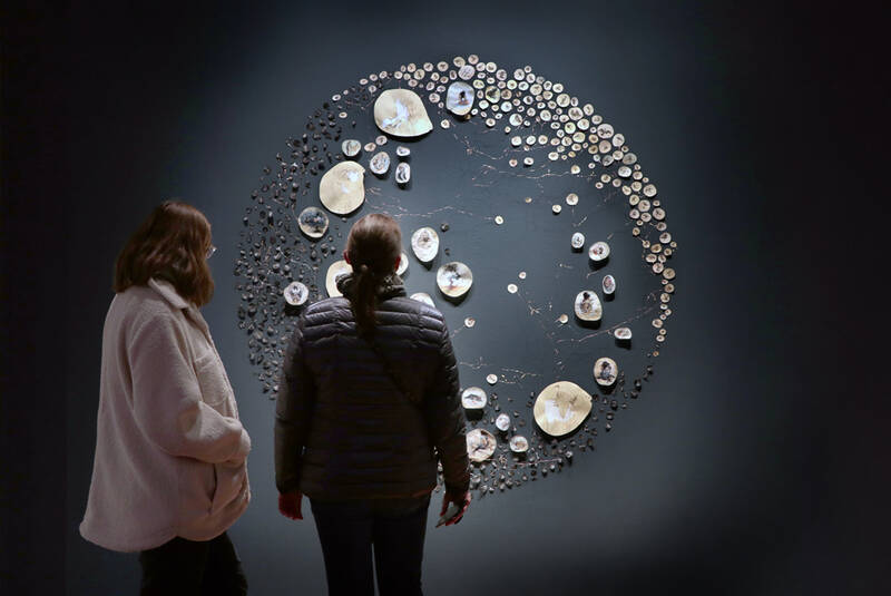 Kreativer Schreibworkshop im Rahmen der Ausstellung "In Watte und Nadeln - Konturen von Trauer"