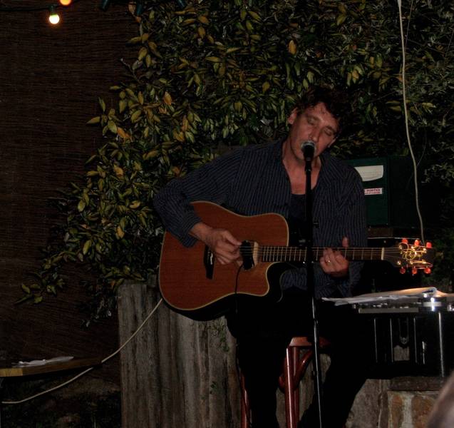 George Lee Moore live in der Blume