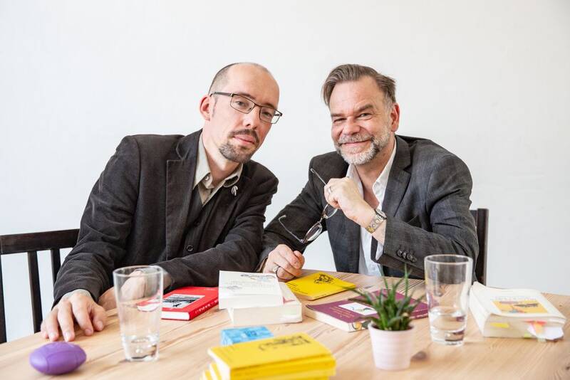 Der „Literarische Kaffeeplausch“ präsentiert: Lesung trifft Impro - Die spontanste Lesung und die erlesenste Improvisation mit dem „Theater ohne Probe“