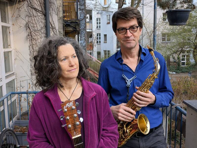 Stimme, Gitarre,  Saxophon und Klavier - Janet und Raffael im Klick-Café