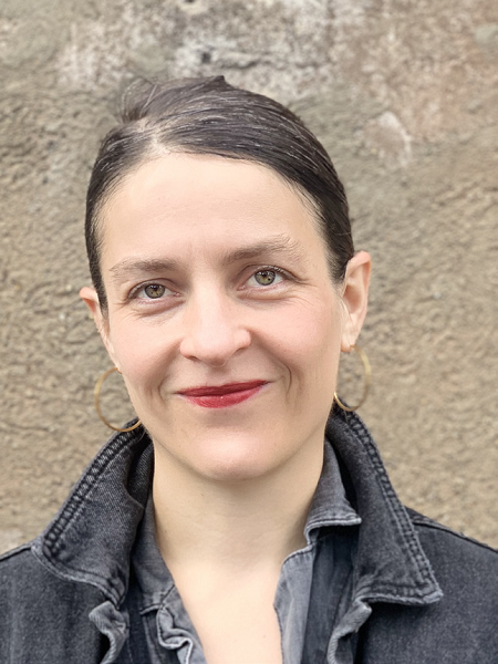 Buchpremiere 'Der Frischkäse ist im 1. Stock - Jul Gordon im Gespräch mit Johanna Maierski