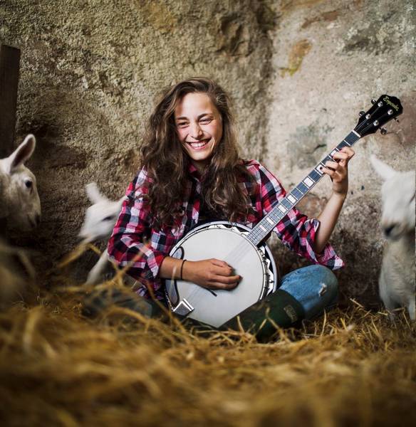 Julia Toaspern & Band - Indie Folk - Live Auftritt, Künstler Portrait, Talk mit Rockradio.de in Speiches R&B Kneipe - Eintritt frei