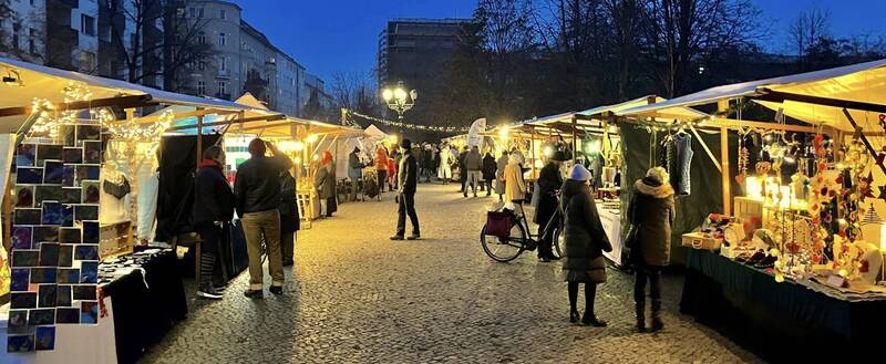 ADVENT am Karl-August-Platz - kunsthandwerklicher Weihnachtsmarkt