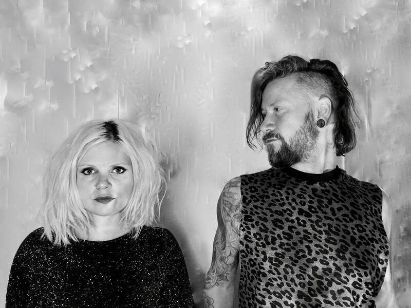 Wild Wednesday w. "Karamell" (Synth-Wave-Pop)