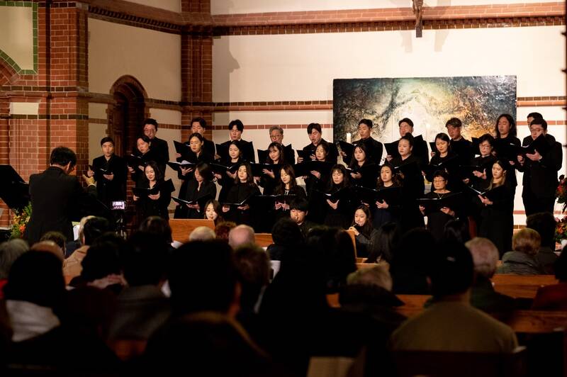 Konzert mit dem koreanischen Chor „Seonhan-Mogza“
