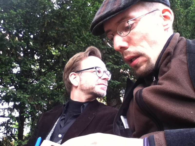 "ImproPoint" Wortgewandt im Wortgewand: Lesung trifft Impro