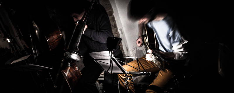 Tranquilized Modern Jazz for the stressed urban seeker. LEO WIEBER TRIO live at UTUTUT Berlin, Weserstrasse 53, Neukölln
