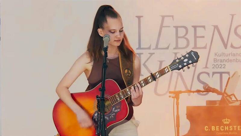 LifeMusik von Lina Marie beim Tag des offenen Atelier von Olaf Haugk