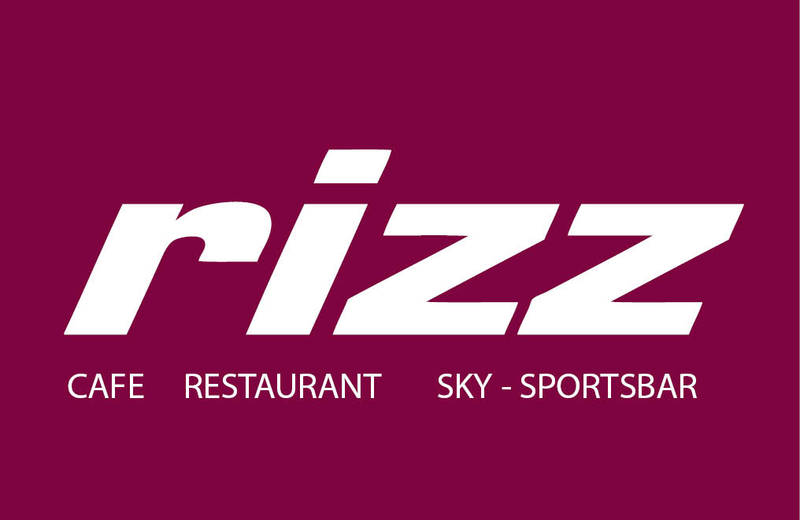 KSC - HSV Relegation Rückspiel in Kreuzberg auf zwei Leinwänden