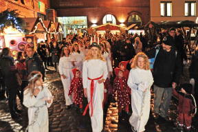 Luciakör - Lucia Weihnachtsmarkt in der Kulturbrauerei Berlin/ Prenzlauer Berg