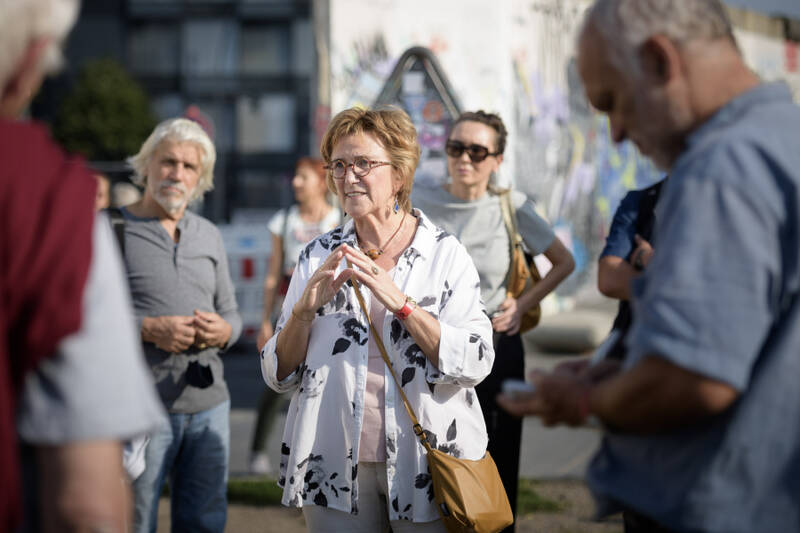 Ask the Artist - Moderierte Tour mit Teresa Casanueva, Künstlerin der East Side Gallery