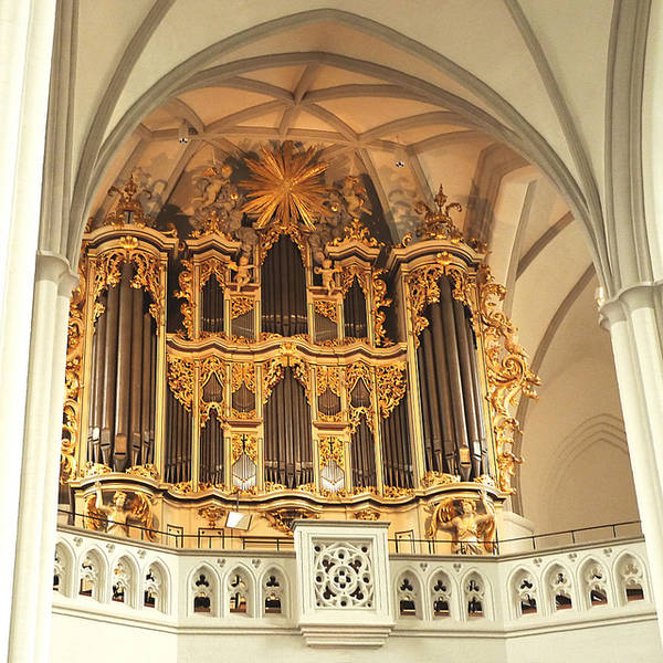 O Clap Your Hands! Four Centuries of English Cathedral Music.