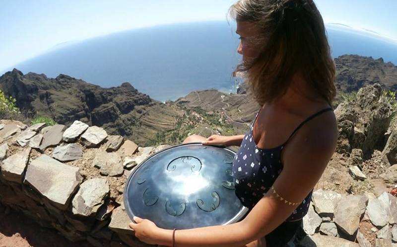 Mayiia - Voice & Handpan at Deriva Neukölln !
