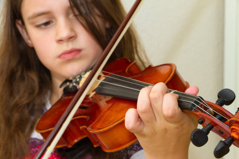 “Gemeinsam durch die Jahreszeiten” – Herbstkonzert mit Schülerinnen und Schülern der Hans Werner Henze-Musikschule 
