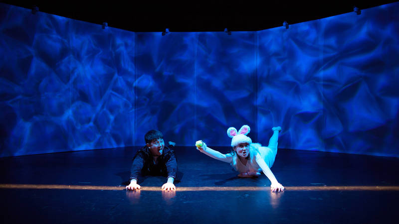 Zweite chinesische Theaterwoche - Shanghai 3*3 Junge Theaterkunst aus China: Von Menschen und Hunden