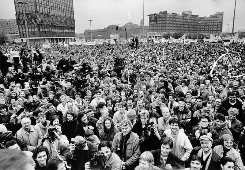 Podiumsdiskussion "Stasi in die Produktion“ - Massendemonstration am Alexanderplatz