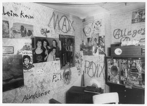 Buchvorstellung: „Tanz den Kommunismus. Punkrock DDR 1980 bis 1989“