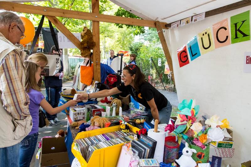 Traditionelles Mittelstraßenfest mit Live-Musik in Steglitz