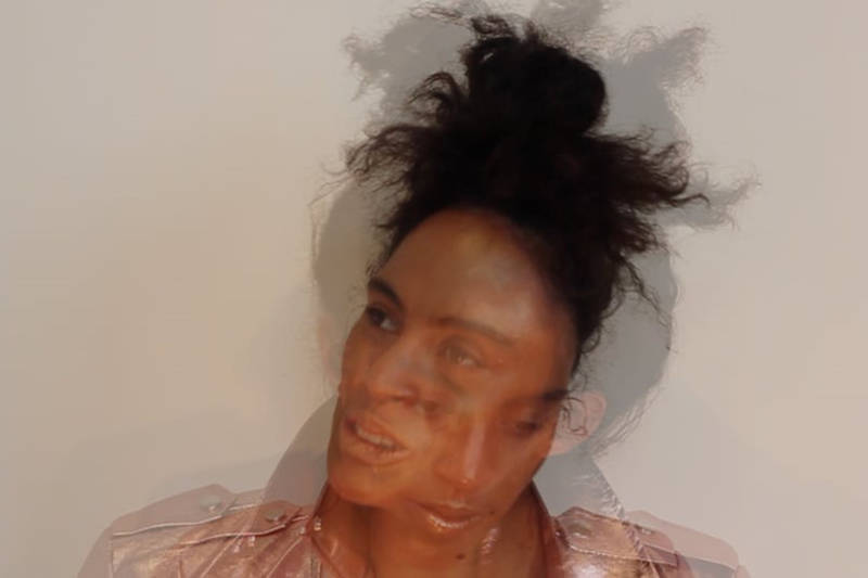 Sword and Shield. Down. Down. // Video-Installation