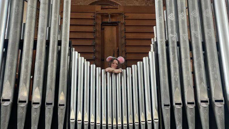 Die Orgelmaus kommt in die Heilig-Kreuz-Kirche zum Karneval der Kulturen! Lustiges Gesprächskonzert für große und kleine Leute
