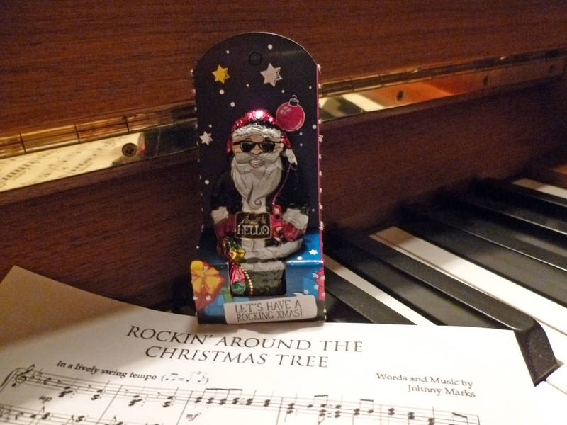 Rockin' Around The Christmas Tree