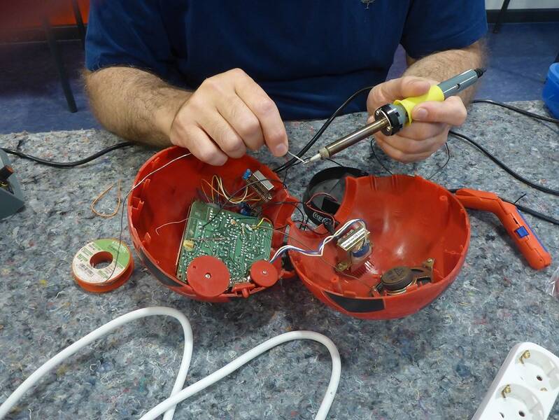 Pop-Up-Repair Café in der Mall Anders